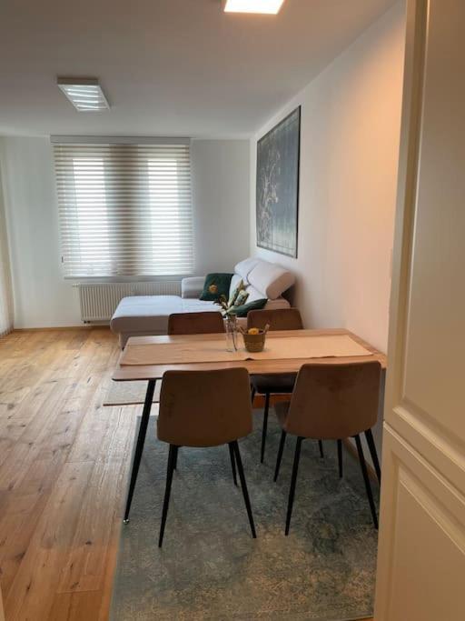 Appartement Seenaehe Mit Gratis Tiefgaragenplatz Seewalchen Exteriér fotografie